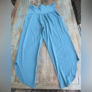The Pyramid Collection Seafoam Relaxed Pants